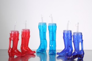 Пластыкавыя кубкі для піва ў каўбойскіх ботах - 24 унцыі / 700 мл або 32 унцыі / 900 мл