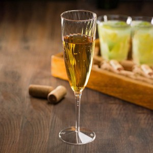 Kertakäyttöiset 6 oz:n yksiosaiset varrelliset muoviset viinilasit, muoviset samppanjalasit häihin ja erityisjuhliin