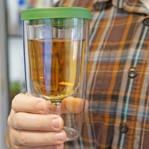 अमेजनका सबैभन्दा धेरै बिक्री हुने १० औंस प्लास्टिक वाइन गिलास पारदर्शी वाइन टम्बलरहरू ढक्कनसहितको डबल भित्ता इन्सुलेटेड वाइन कपहरू